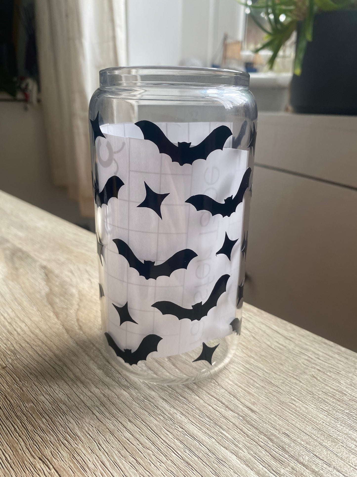 Bat glass can