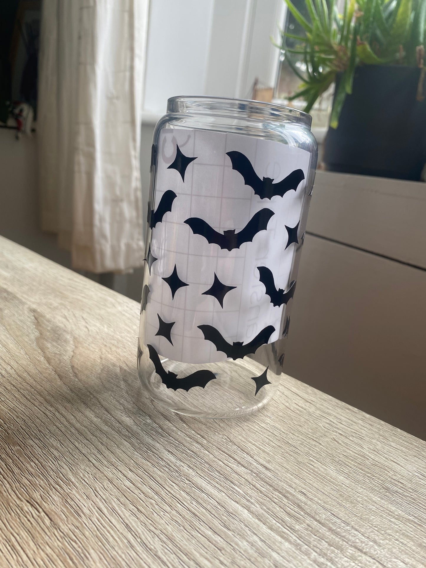 Bat glass can