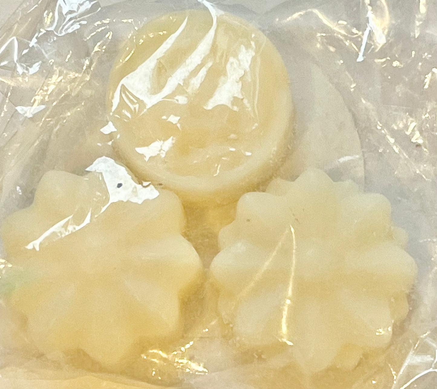 Flower shaped wax melts