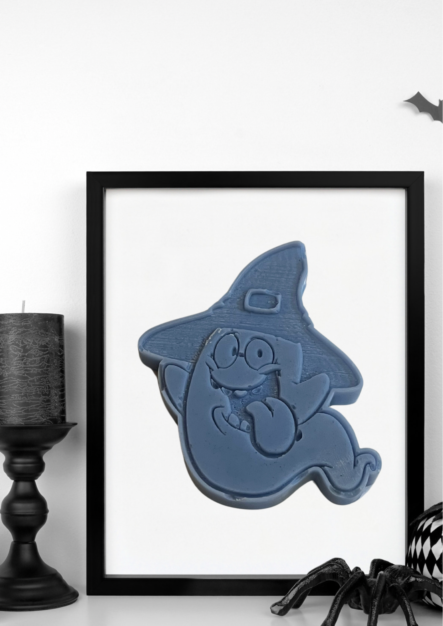 Giggles the Ghost wax melt shape